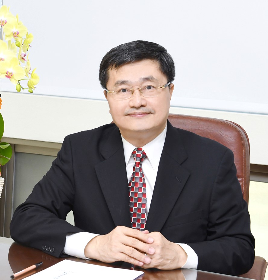 鐘育志 校長 鐘育志 校長